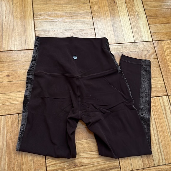 Lulu lemon capri leggings - Picture 2 of 4